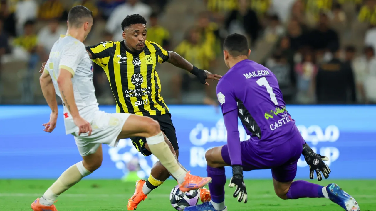 توقيت مواجهة الاتحاد ضد الحزم في دوري روشن السعودي والقنوات الناقلة للمباراة